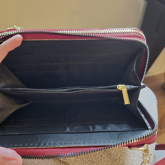 Cross Body Wallet NWT - Picture 5 of 8